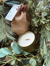 Load image into Gallery viewer, Mistletoe Soy, Wood Wick Candle
